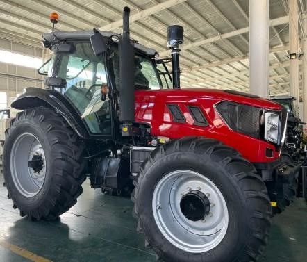 4WD 180HP Agricultural Tractor Farm Equipment 3 Year Warranty